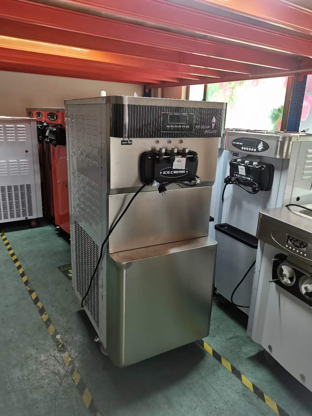 Commercial Stainless Steel Electric 110V 60HZ Pre-cooling 3 Flavors ...